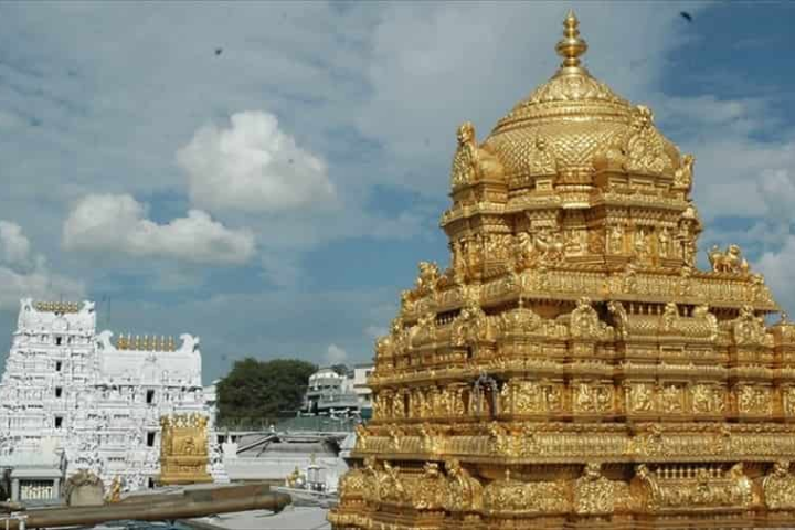Exploring the Divine Grandeur of Tirupati Balaji Temple